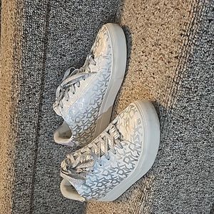 DKNY sneakers size 10